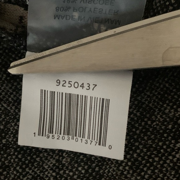 Vince Camuto Leopard Print Straight Pencil Skirt - Picture 5 of 10